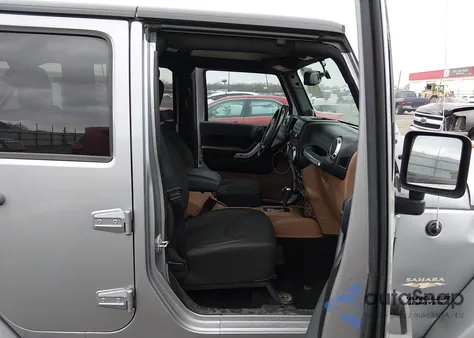 2014 Jeep Wrangler Unlimited Sahara z USA, uszkodzony, nr VIN 1C4BJWEG3EL266455